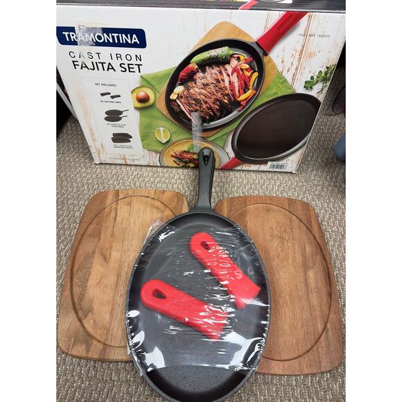 Tramontina Other - Tramontina Cast Iron Fajita Set